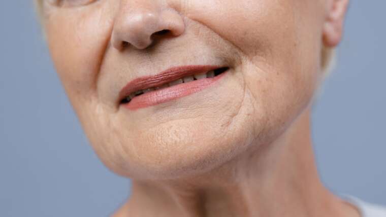Hello Beautiful People! Embrace Age Gracefully: Tips for Dealing with Skin Wrinkles